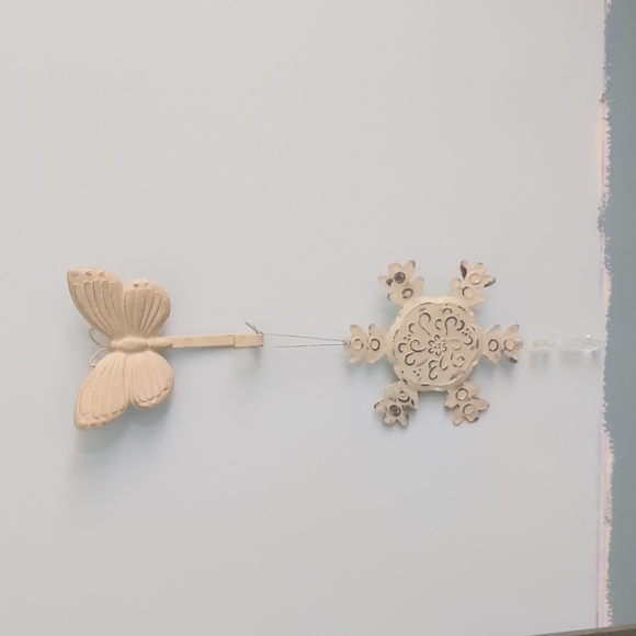 Metal snowflake ornament - Picture 3 of 3